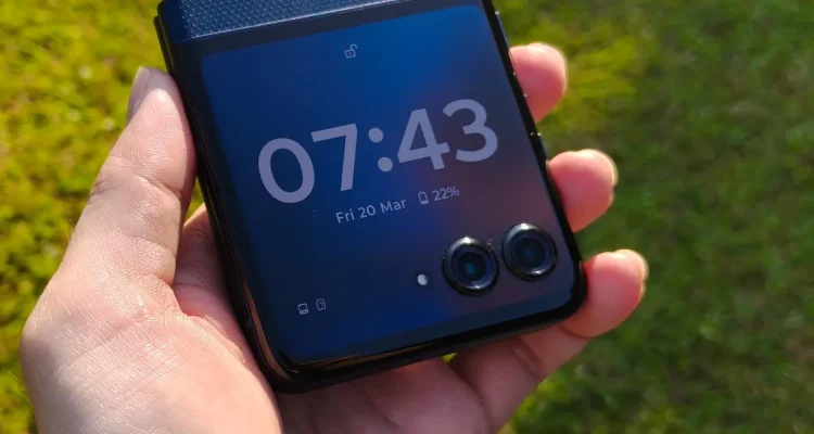 Review Motorola Razr 60 – Dutaponsel